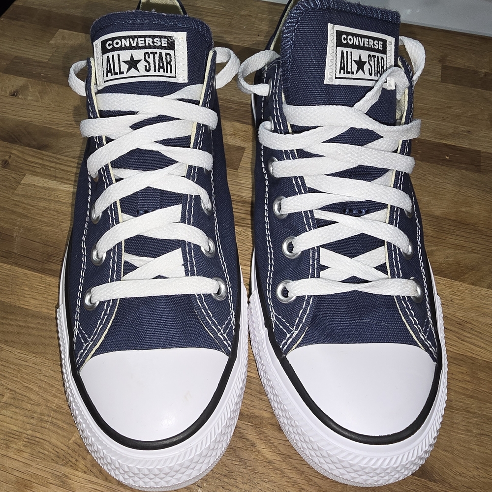 NWOB Converse Navy Blue and White Sneakers